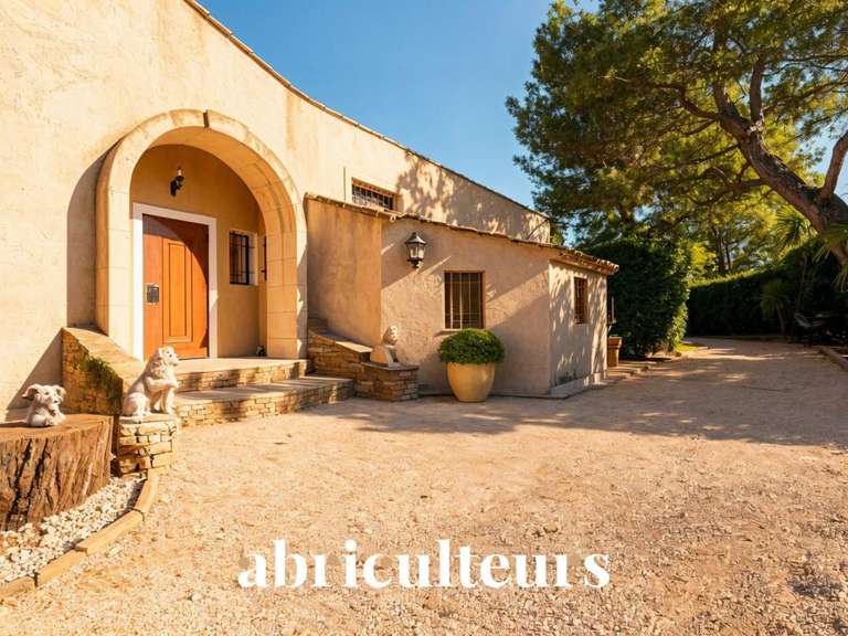 Maison Fuveau - 5 chambres - 248m²