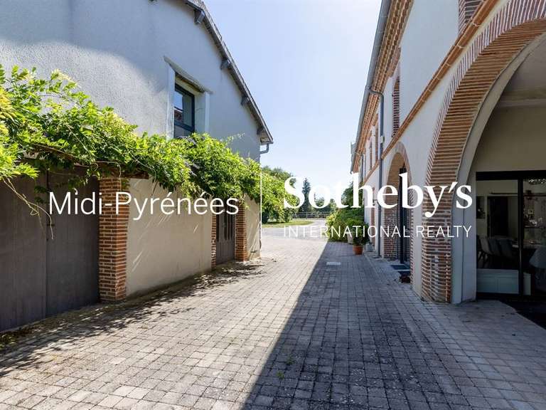 Maison Gaillac - 5 chambres - 750m²
