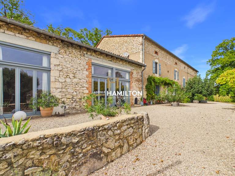 Maison Gaillac - 10 chambres - 655m²
