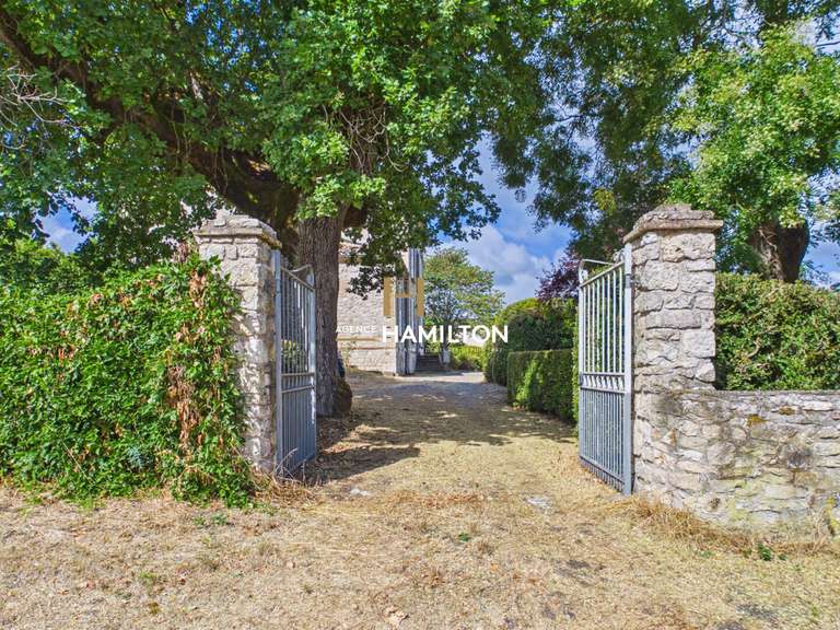 Maison Gaillac - 9 chambres - 347m²