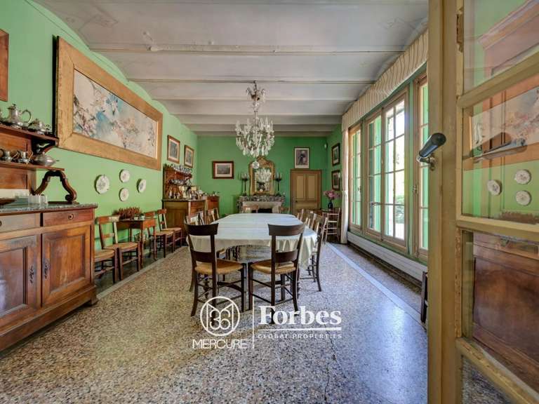 Propriété Gajan - 9 chambres - 450m²