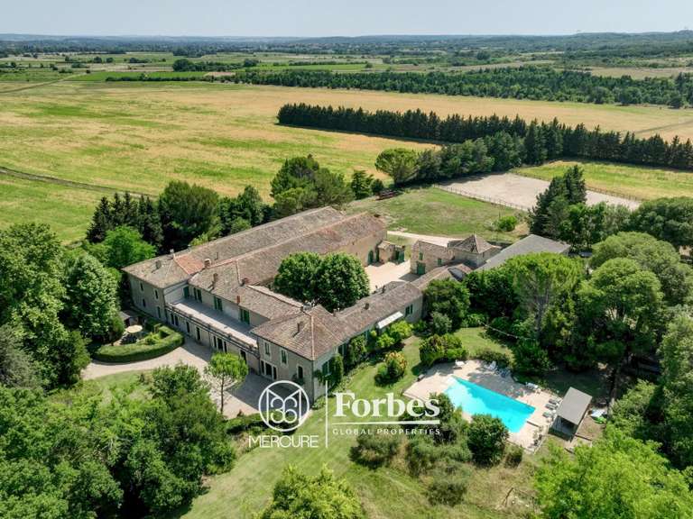 Propriété Gajan - 9 chambres - 450m²