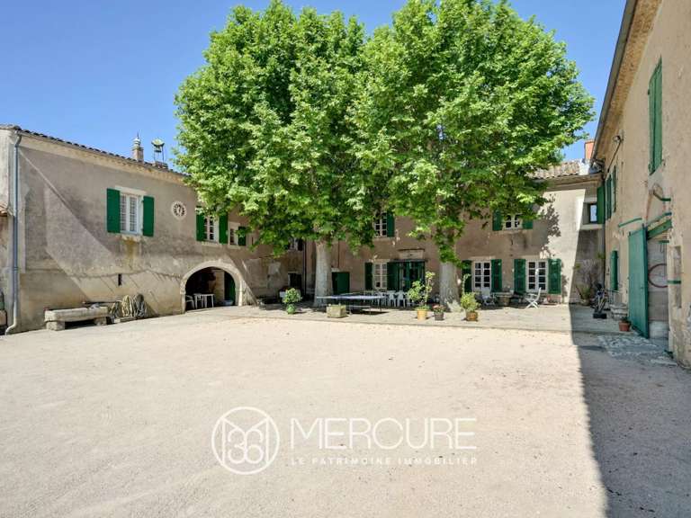 Propriété Gajan - 9 chambres - 1200m²