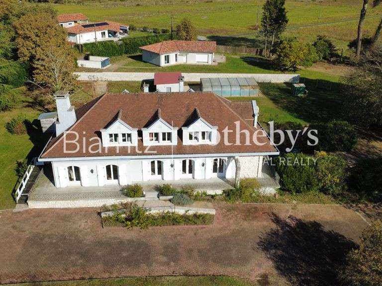 Propriété Garrosse - 8 chambres - 275m²