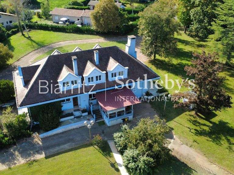 Propriété Garrosse - 8 chambres - 275m²