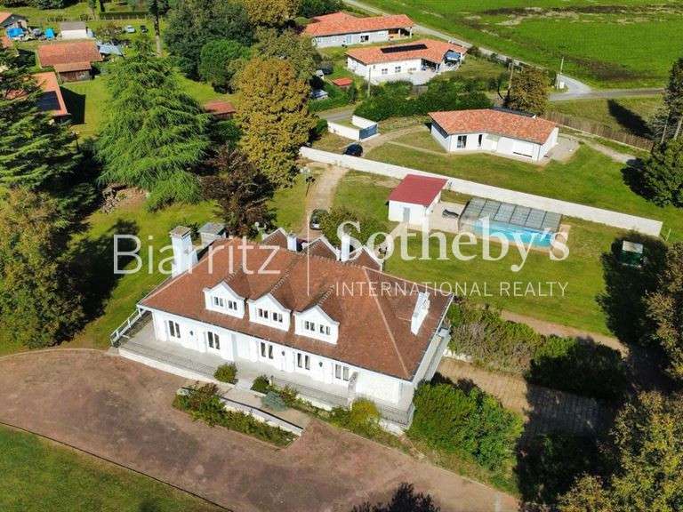 Propriété Garrosse - 8 chambres - 275m²