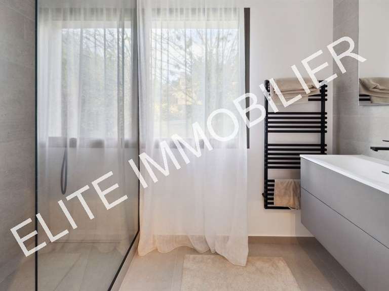 Maison Gassin - 5 chambres - 237m²