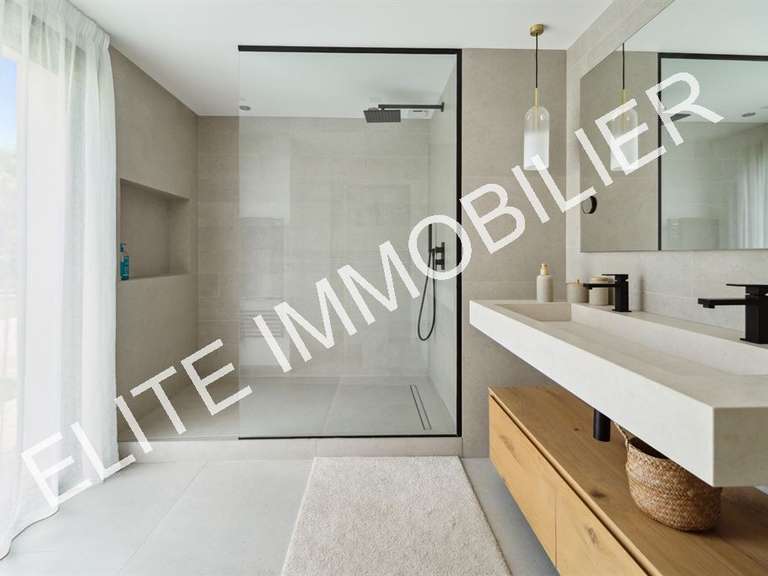 Maison Gassin - 5 chambres - 237m²