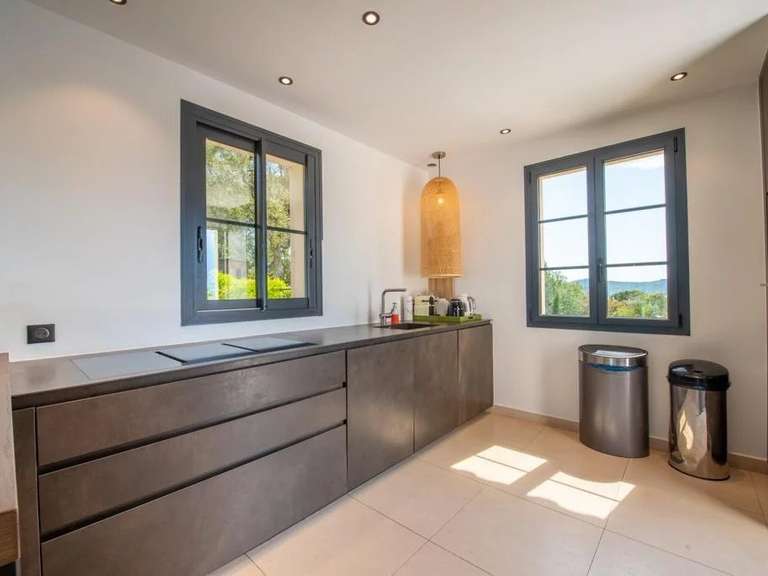 Maison Gassin - 5 chambres - 230m²