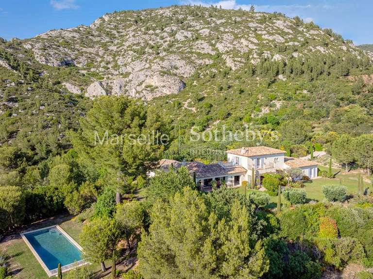 Maison Gémenos - 4 chambres - 225m²