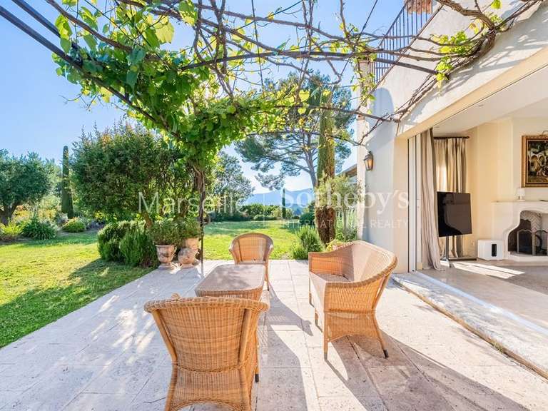 Maison Gémenos - 4 chambres - 225m²