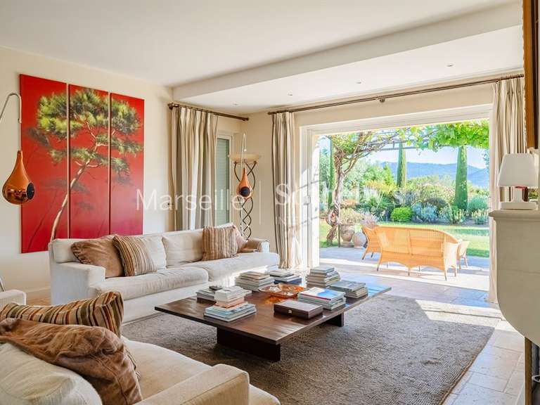 Maison Gémenos - 4 chambres - 225m²