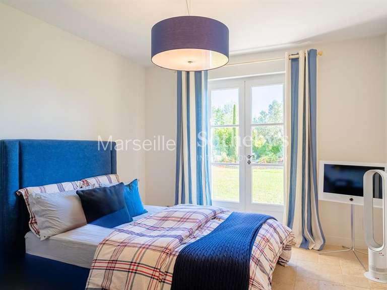 Maison Gémenos - 4 chambres - 225m²