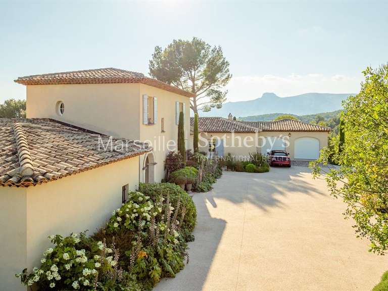 Maison Gémenos - 4 chambres - 225m²