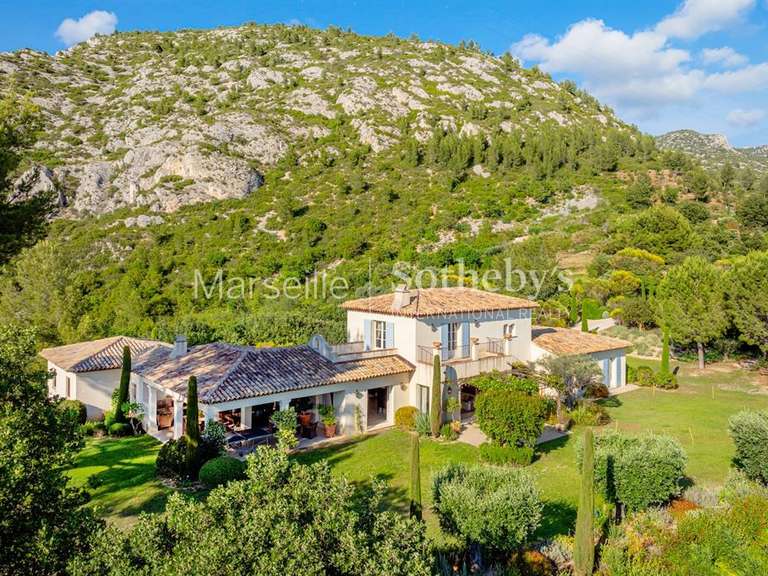 Maison Gémenos - 4 chambres - 225m²