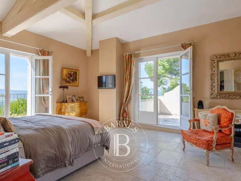 Maison Gémenos - 4 chambres - 350m²