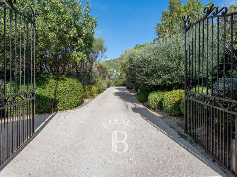 Maison Gémenos - 4 chambres - 350m²