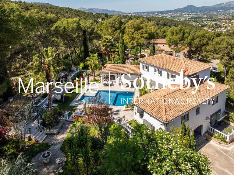 Maison Gémenos - 6 chambres - 401m²