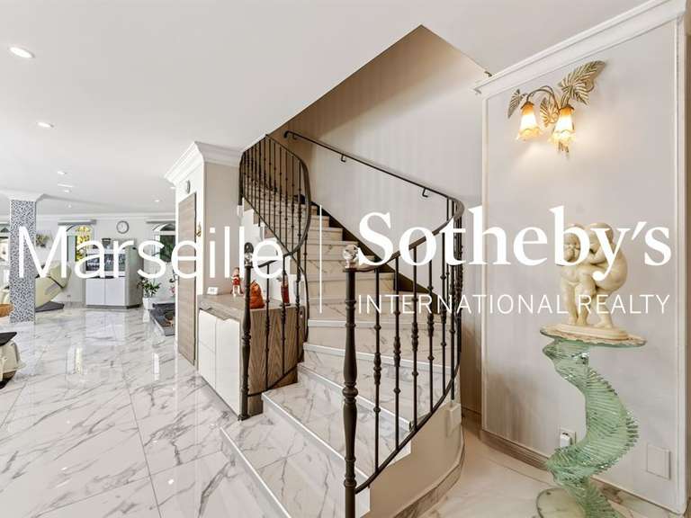 Maison Gémenos - 6 chambres - 401m²