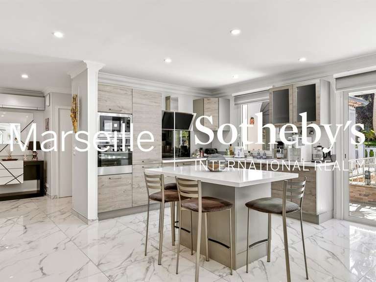 Maison Gémenos - 6 chambres - 401m²