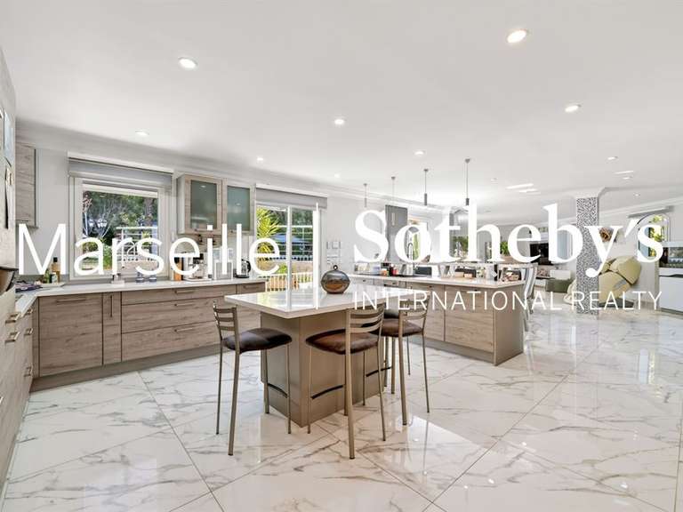 Maison Gémenos - 6 chambres - 401m²