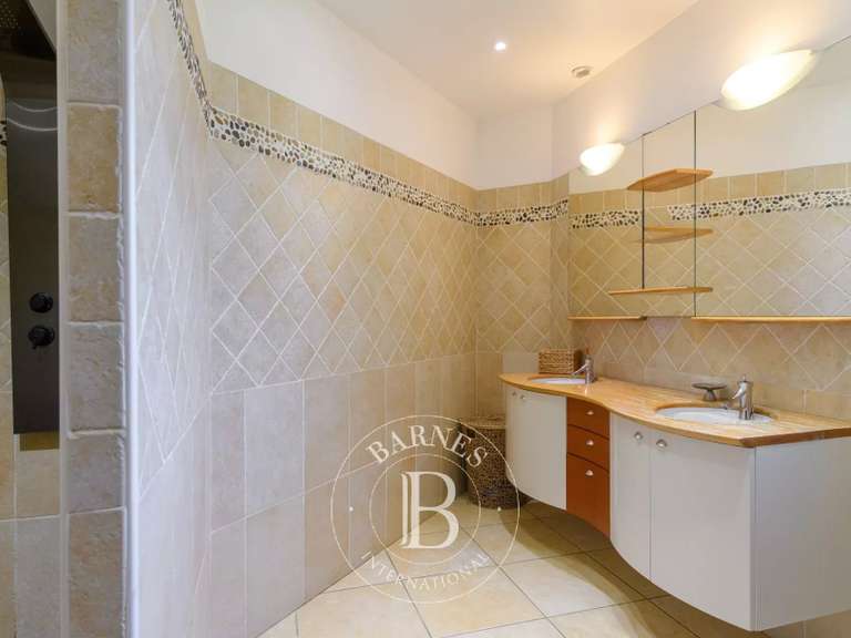 Maison Gémenos - 3 chambres - 298m²