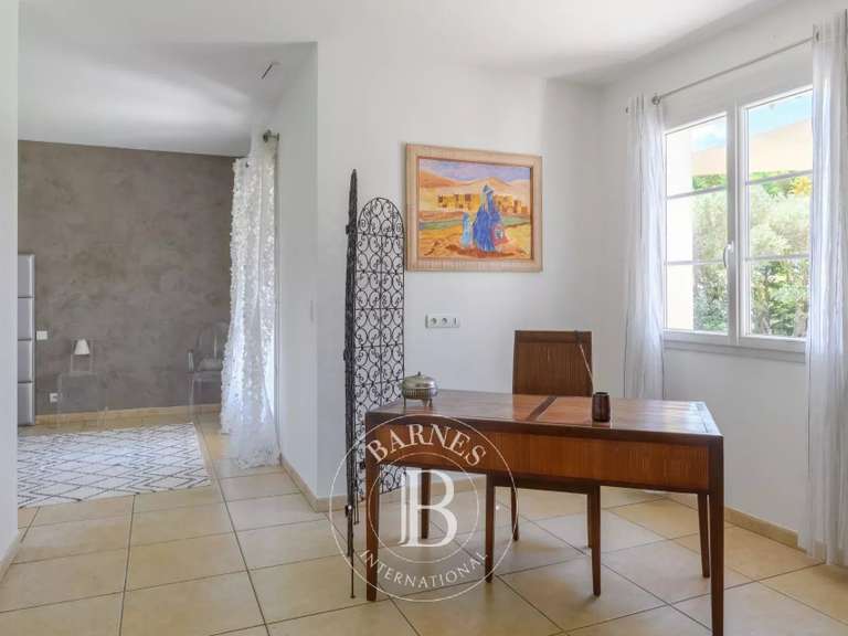 Maison Gémenos - 3 chambres - 298m²