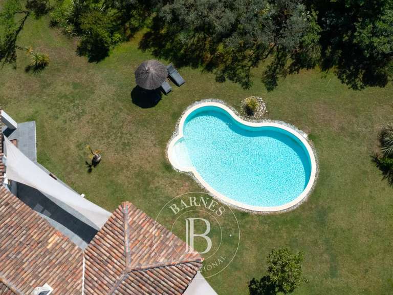 Maison Gémenos - 3 chambres - 298m²