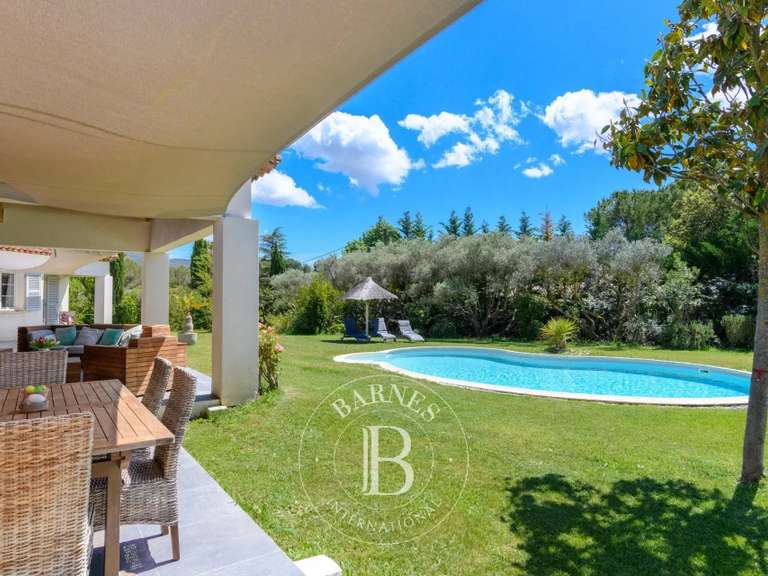 Maison Gémenos - 3 chambres - 298m²