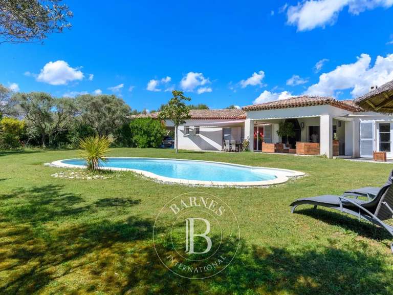 Maison Gémenos - 3 chambres - 298m²