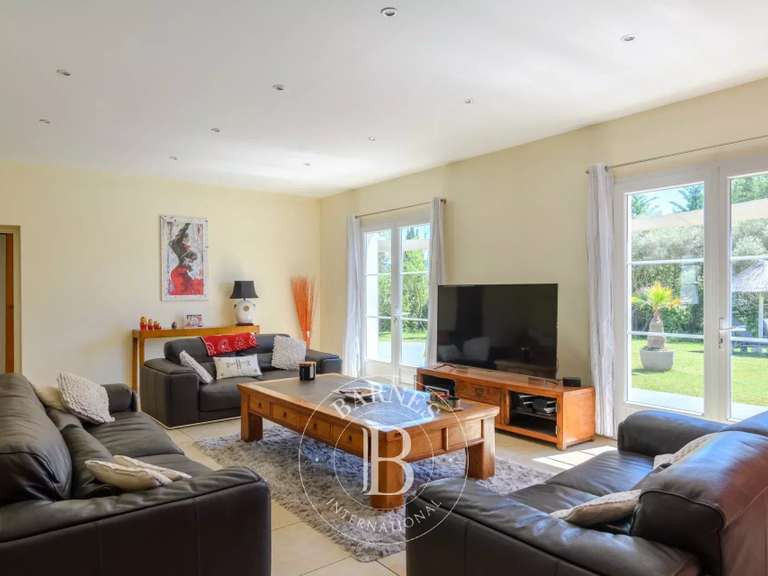 Maison Gémenos - 3 chambres - 298m²