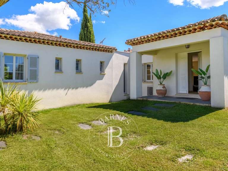 Maison Gémenos - 3 chambres - 298m²