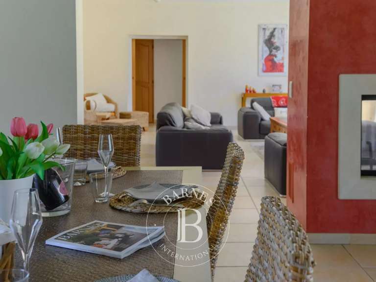 Maison Gémenos - 3 chambres - 298m²