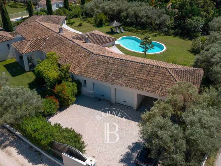 Maison Gémenos - 3 chambres - 298m²