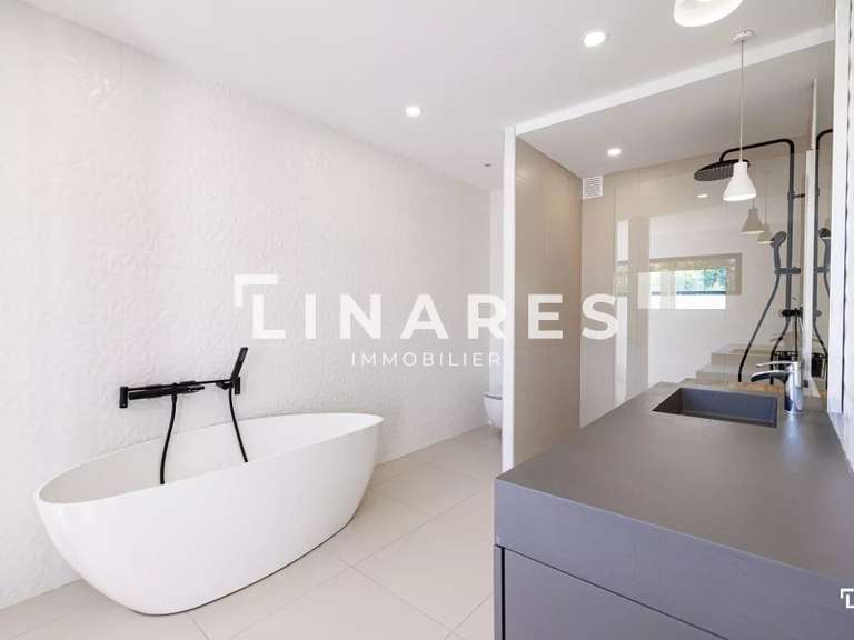 Maison Gémenos - 4 chambres - 310m²