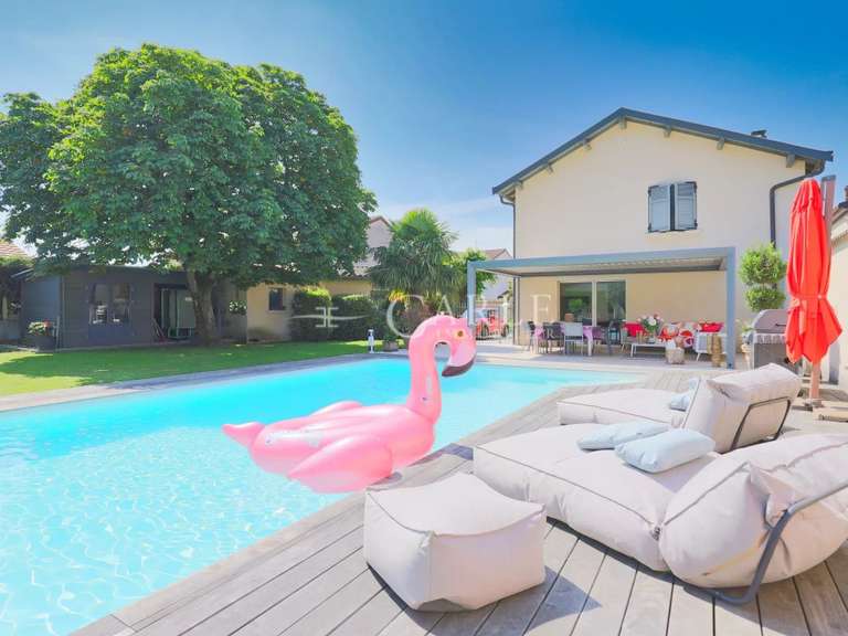 Maison Genas - 4 chambres - 179m²