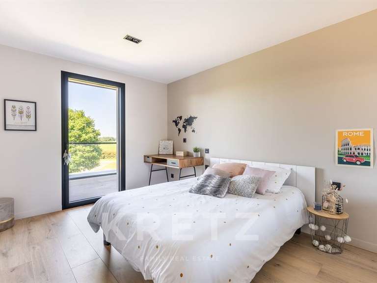 House Genas - 7 bedrooms - 361m²