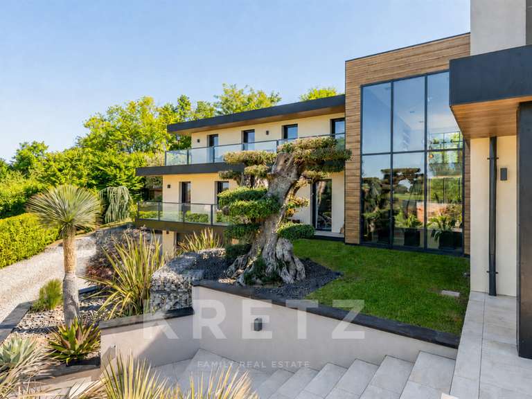 House Genas - 7 bedrooms - 361m²