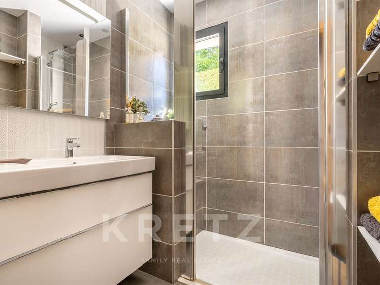 House Genas - 7 bedrooms - 361m²