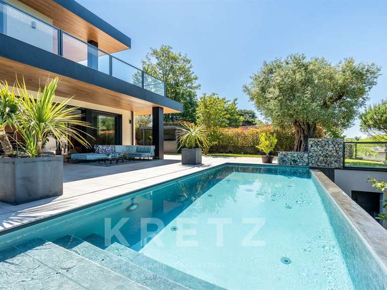 House Genas - 7 bedrooms - 361m²