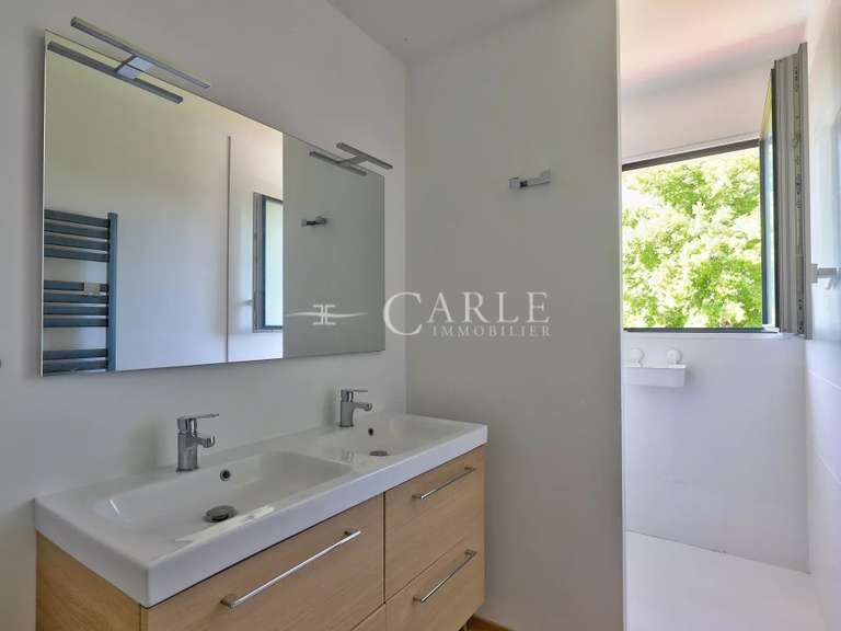 Maison Genas - 6 chambres - 153m²