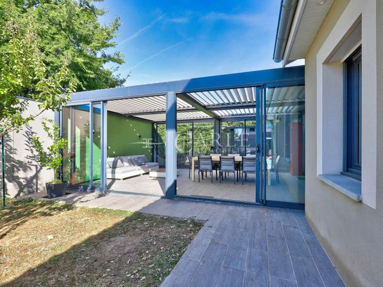Maison Genas - 6 chambres - 153m²