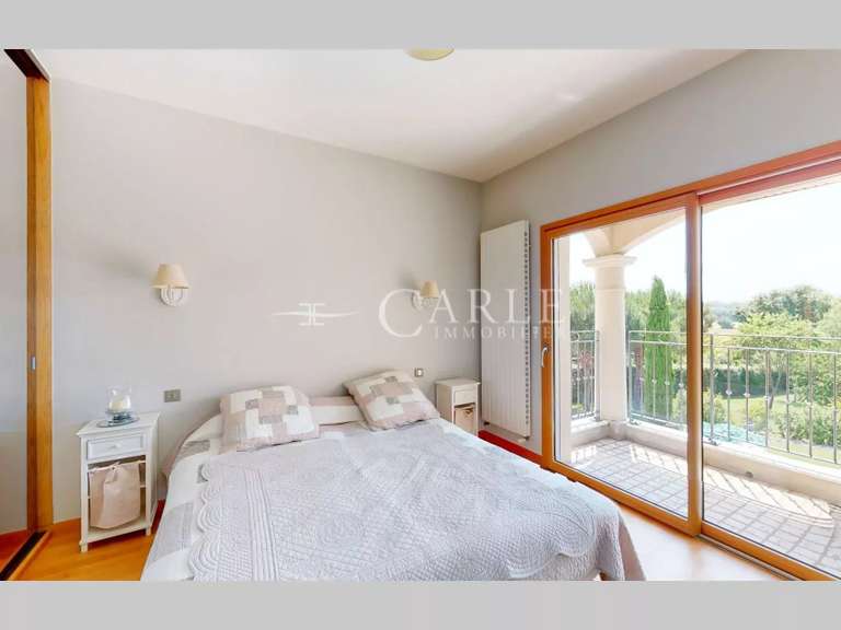 Villa Genas - 4 bedrooms - 311m²