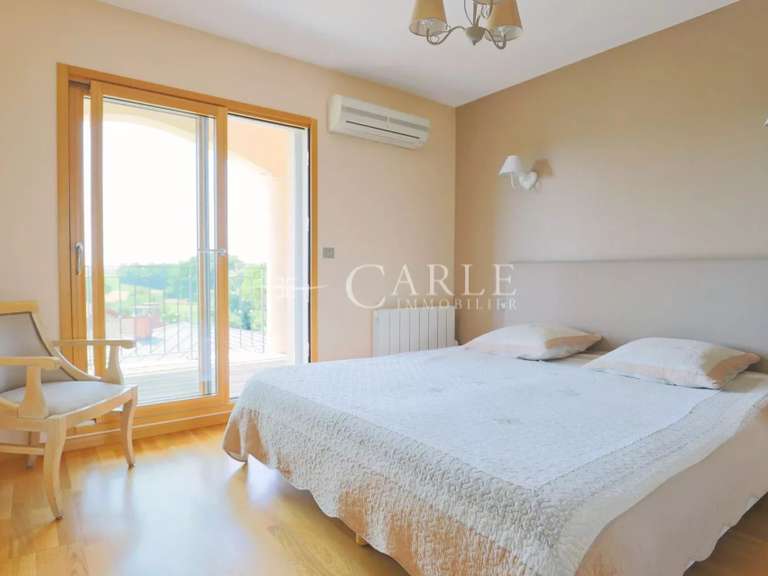 Villa Genas - 4 bedrooms - 311m²