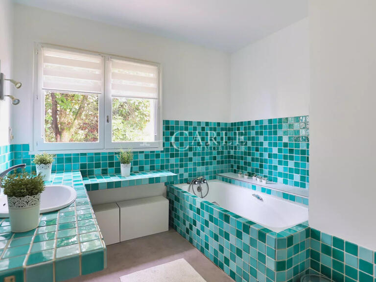 Villa Genas - 6 chambres - 277m²