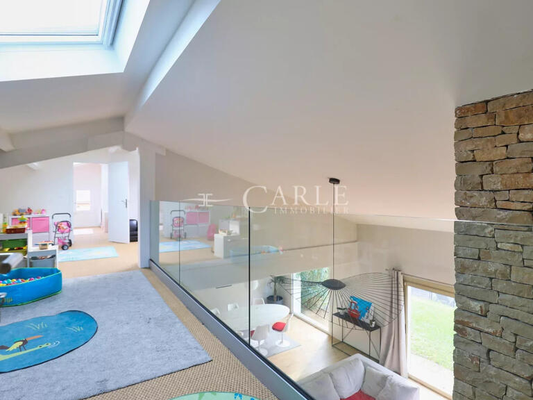 Villa Genas - 6 bedrooms - 277m²
