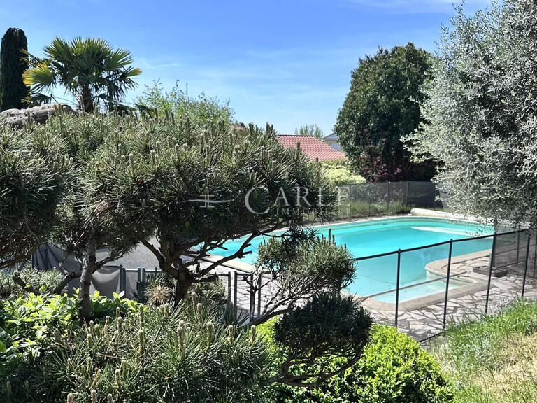 Villa Genas - 6 chambres - 277m²