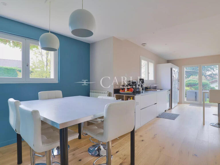 Villa Genas - 6 chambres - 277m²