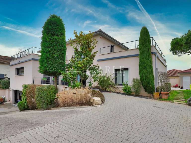 Villa Genas - 5 chambres - 476m²