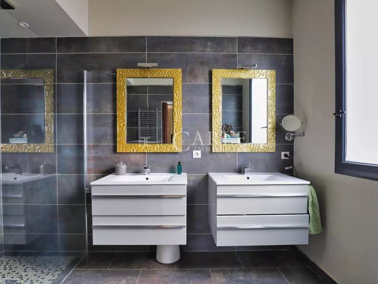 Villa Genas - 5 chambres - 476m²